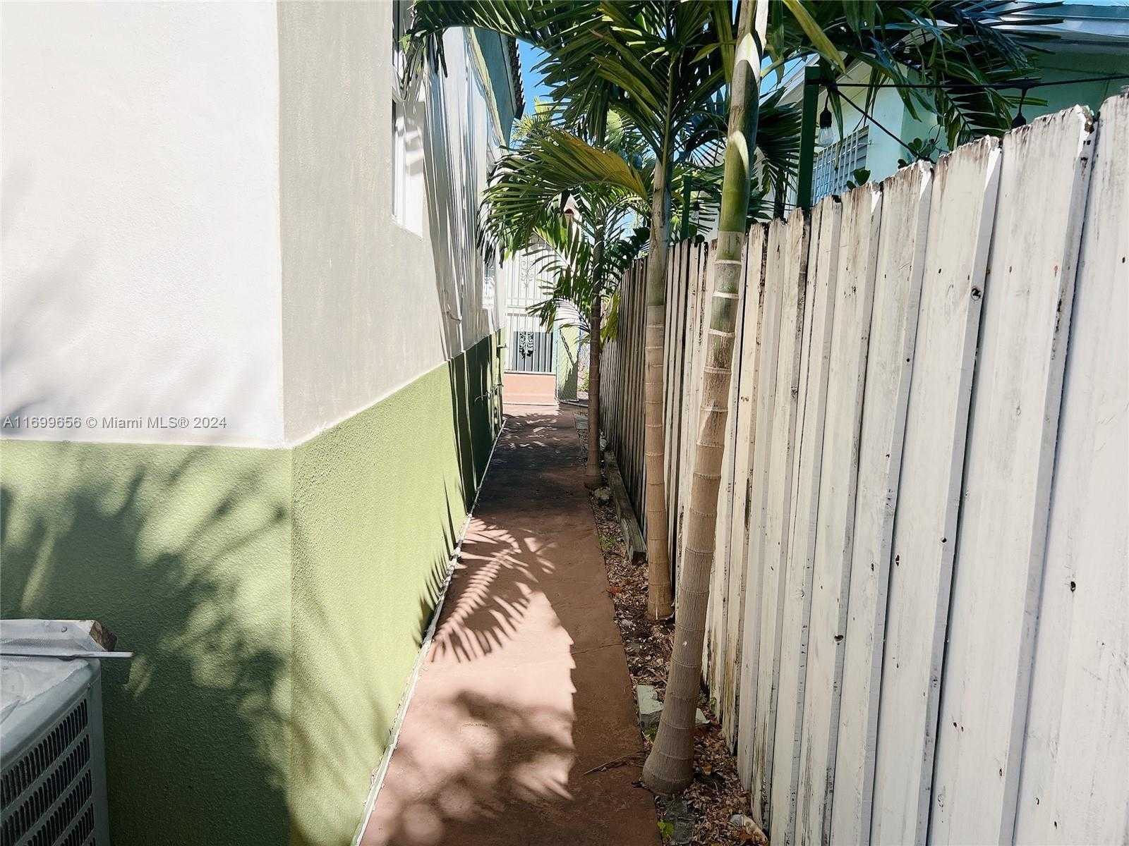 Small Image of 1428 SOUTH WEST 20TH ST, Miami Number 46