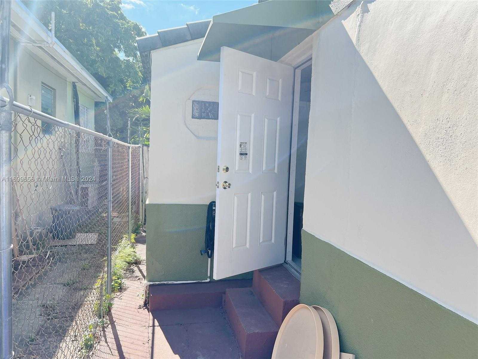 Small Image of 1428 SOUTH WEST 20TH ST, Miami Number 51