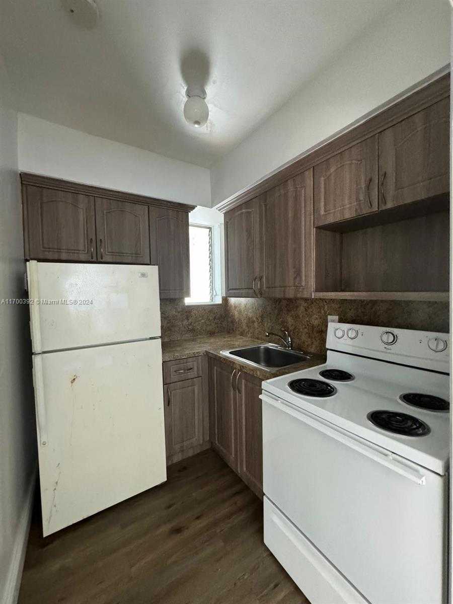 Small Image of 890 NORTH WEST 55TH ST, Miami Number 11