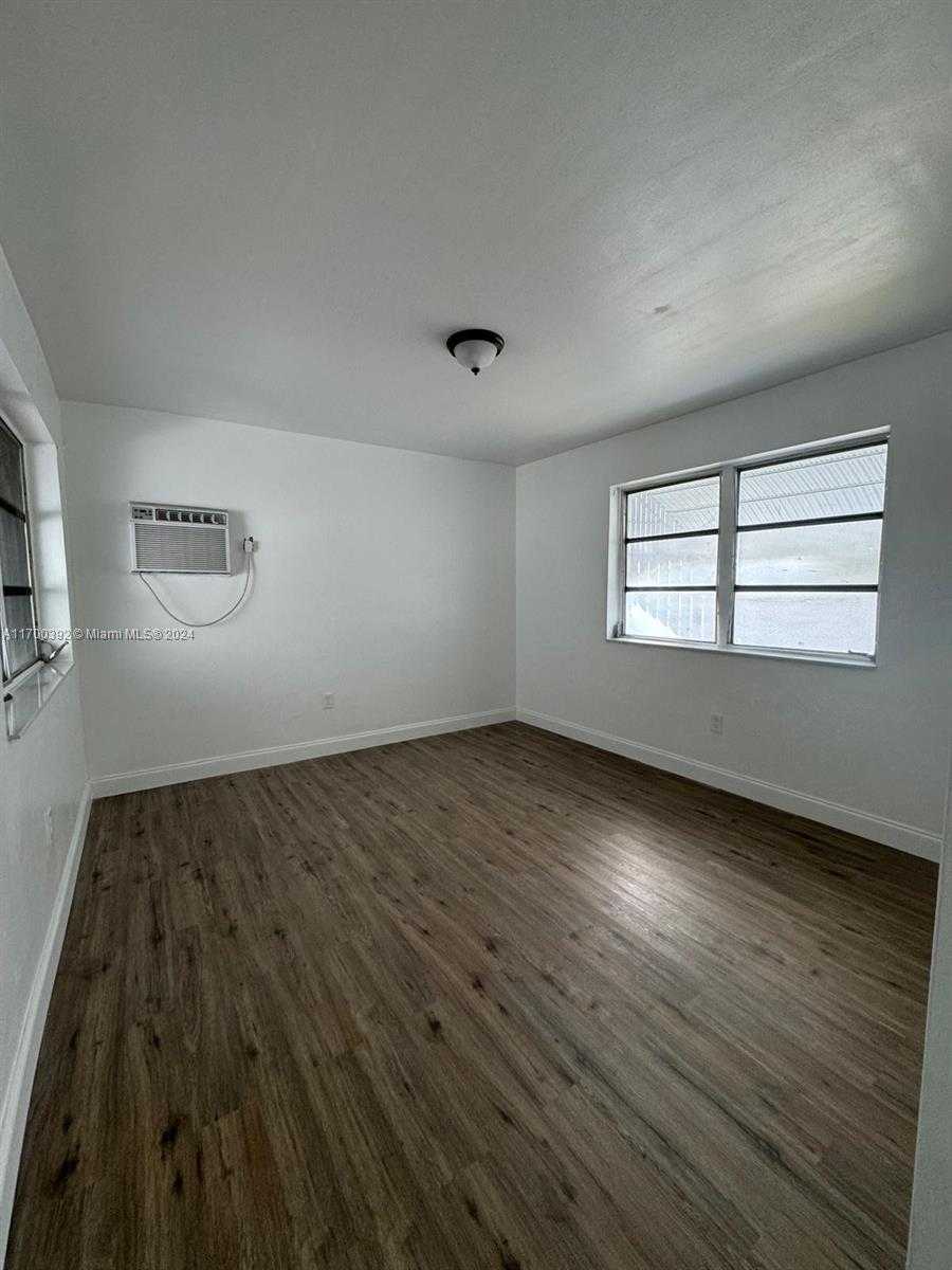 Small Image of 890 NORTH WEST 55TH ST, Miami Number 16