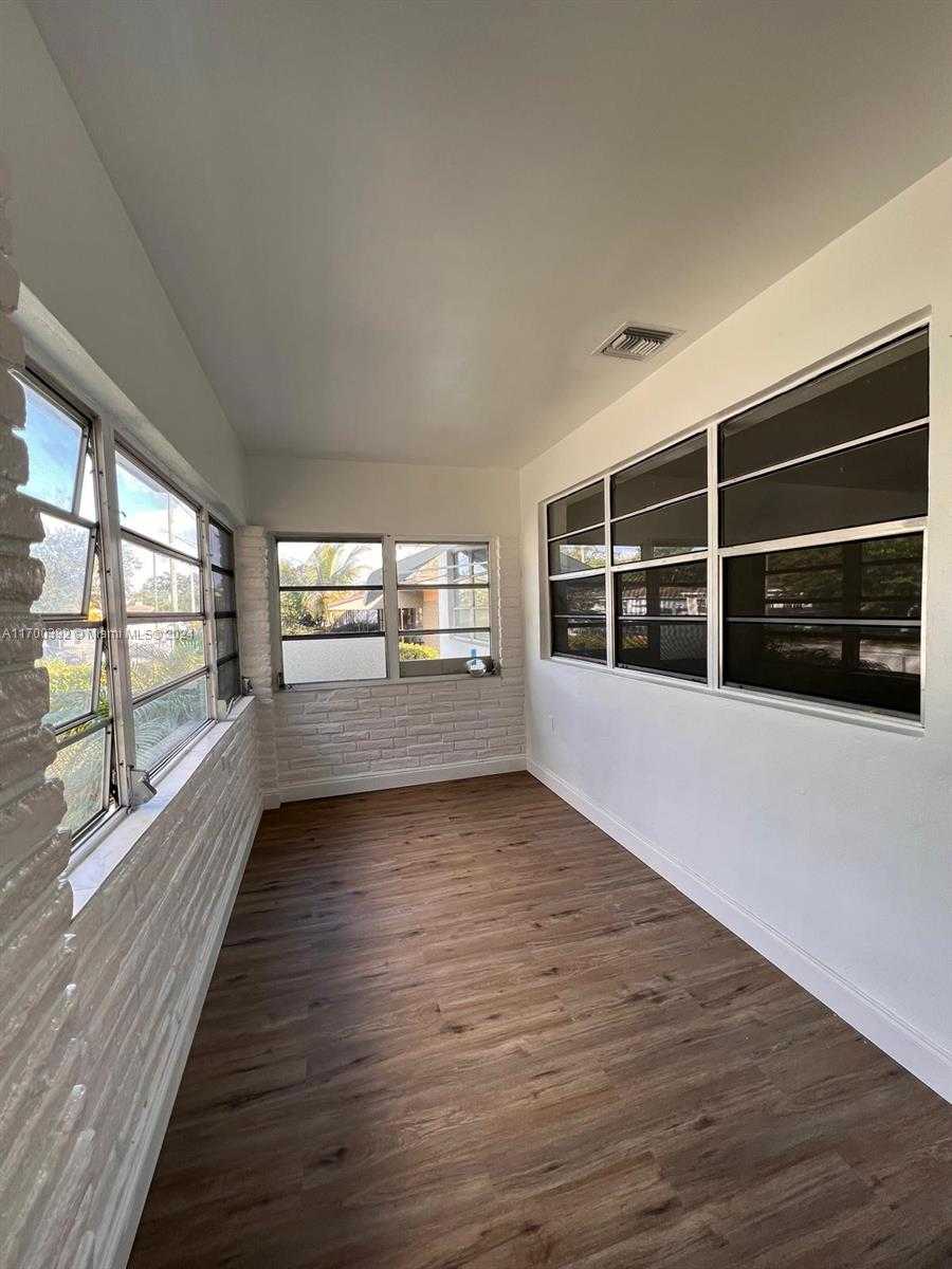 Small Image of 890 NORTH WEST 55TH ST, Miami Number 23