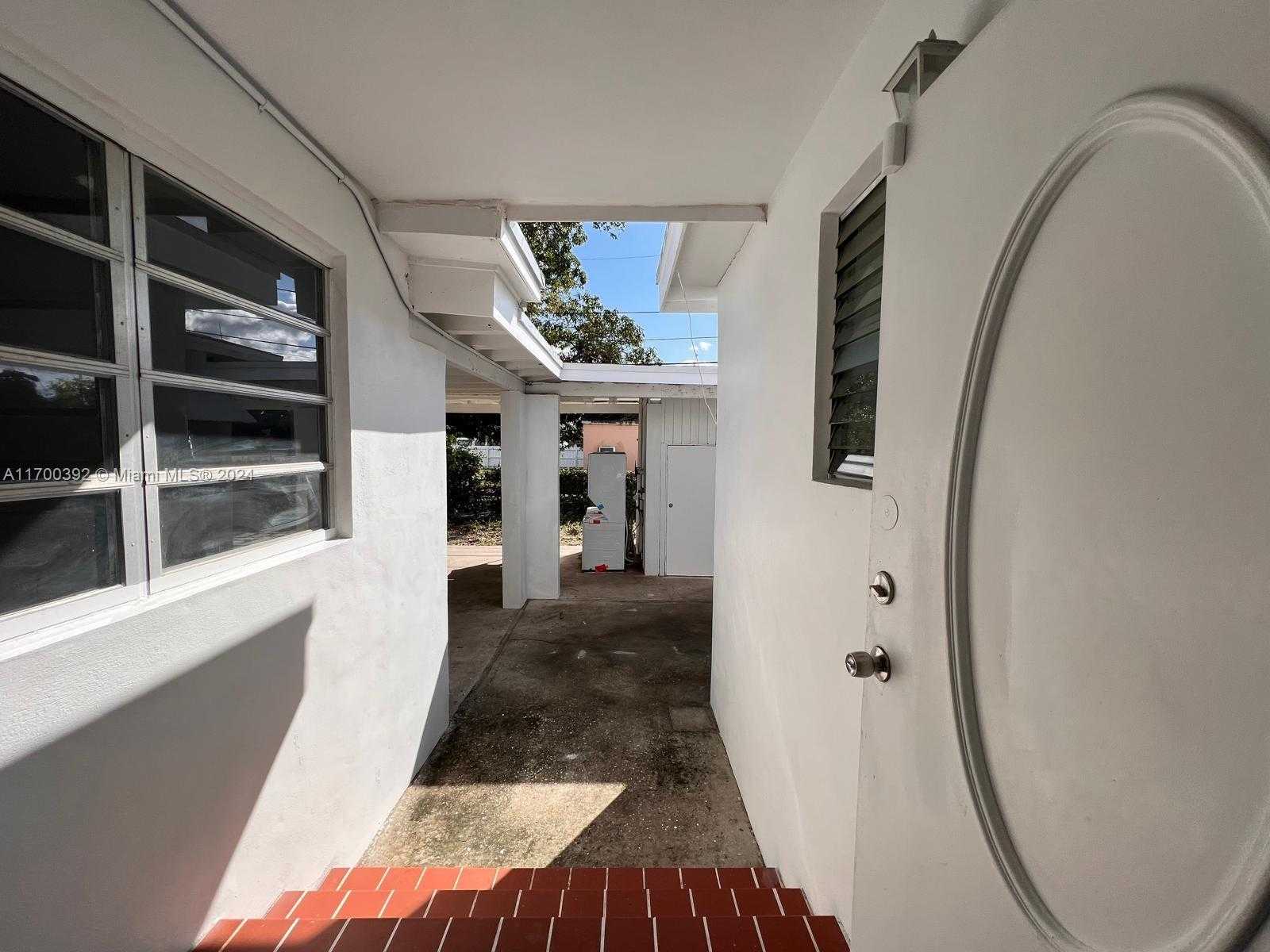 Small Image of 890 NORTH WEST 55TH ST, Miami Number 27