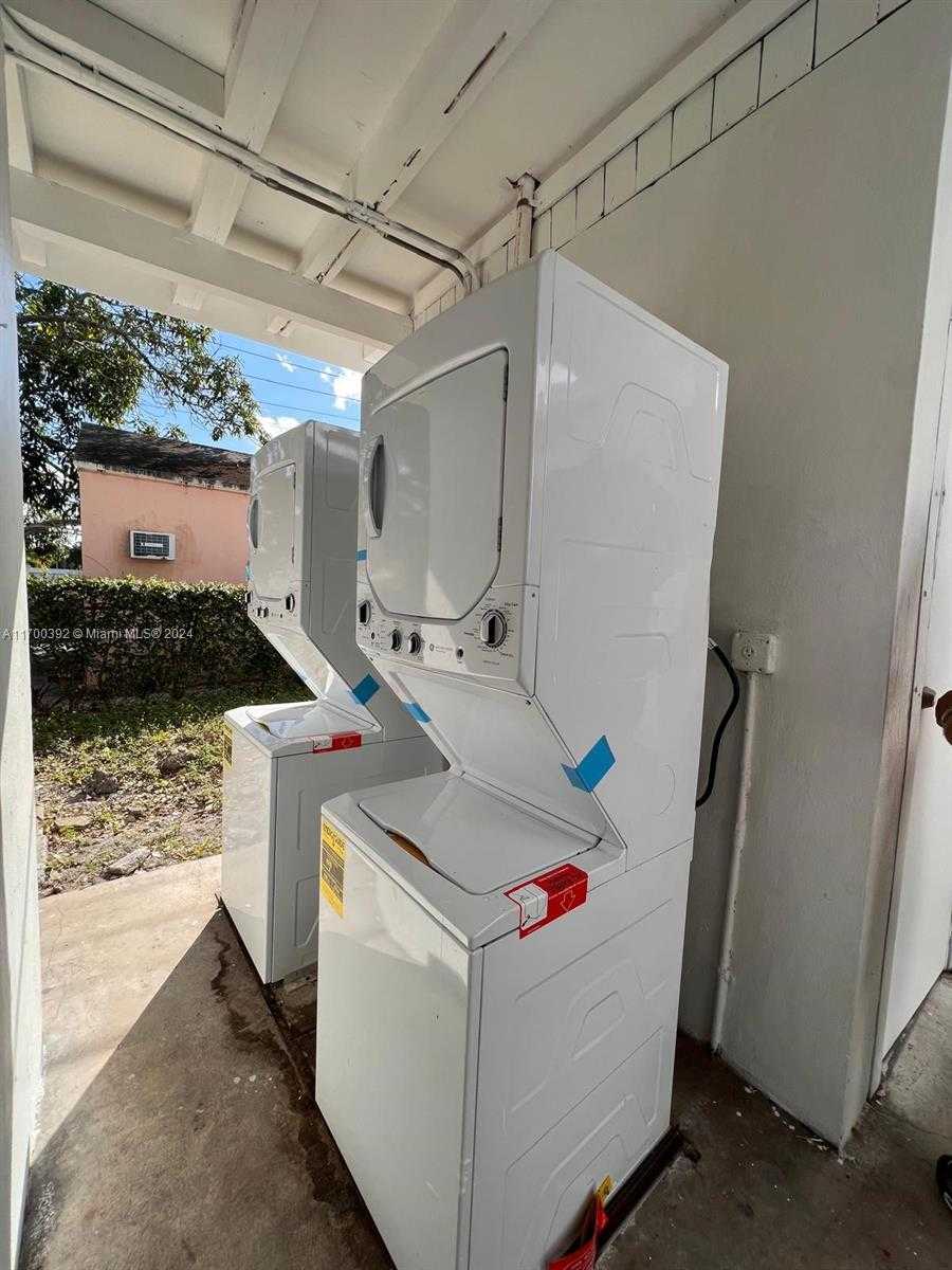 Small Image of 890 NORTH WEST 55TH ST, Miami Number 28