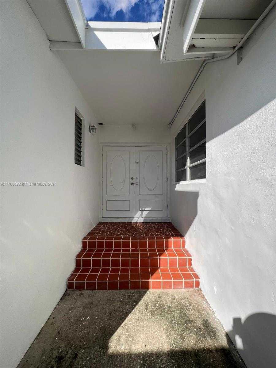Small Image of 890 NORTH WEST 55TH ST, Miami Number 29