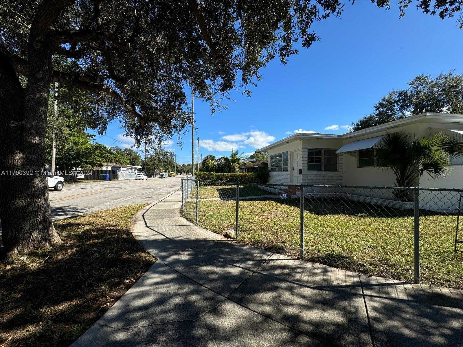 Small Image of 890 NORTH WEST 55TH ST, Miami Number 3