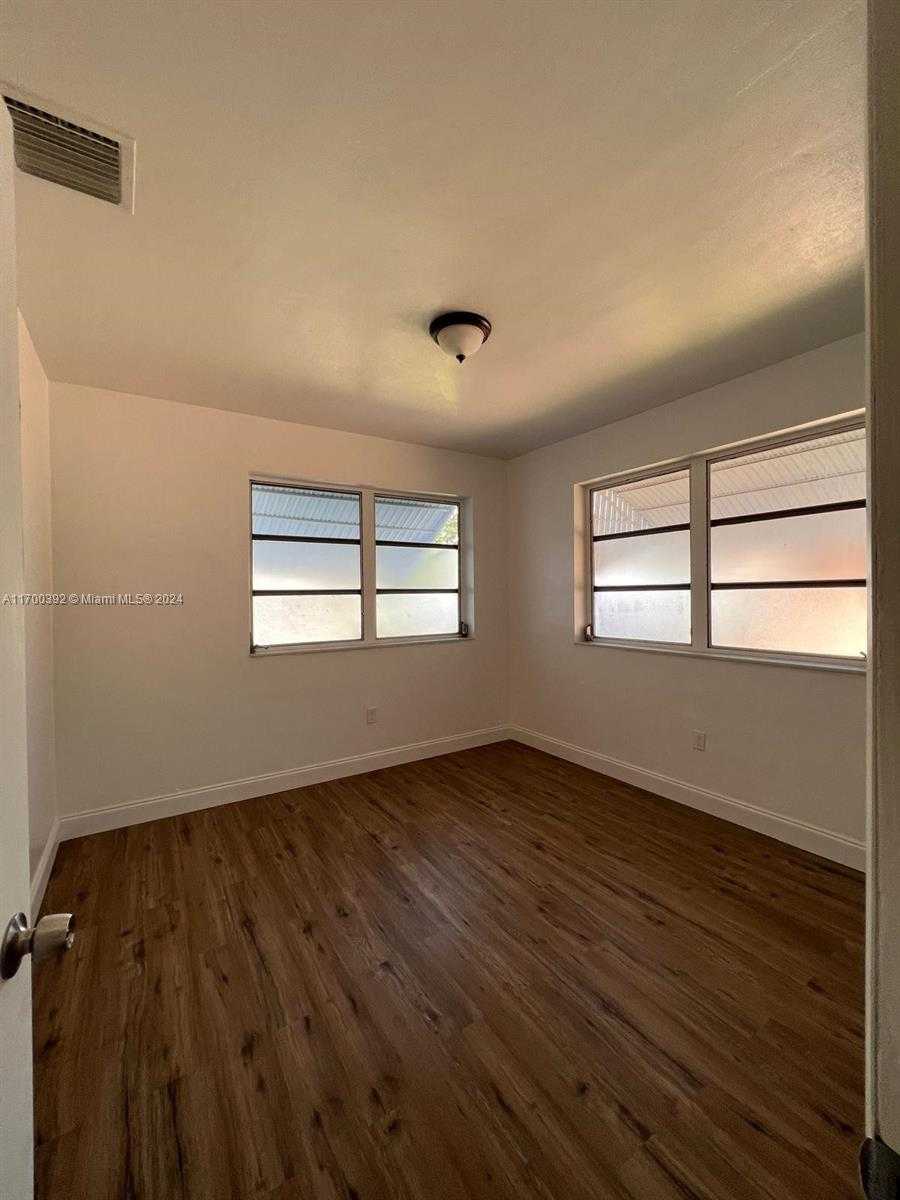 Small Image of 890 NORTH WEST 55TH ST, Miami Number 30