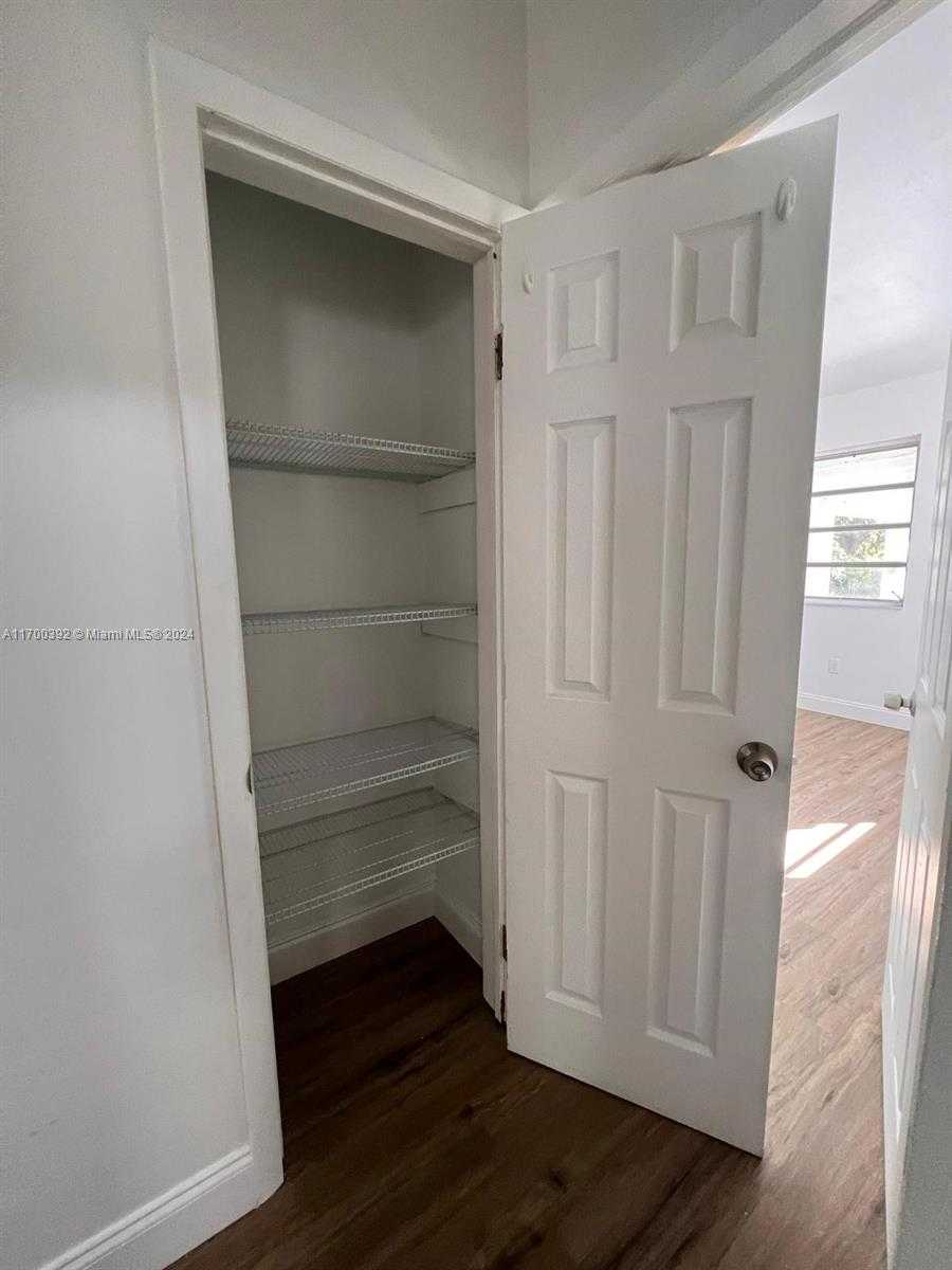 Small Image of 890 NORTH WEST 55TH ST, Miami Number 35