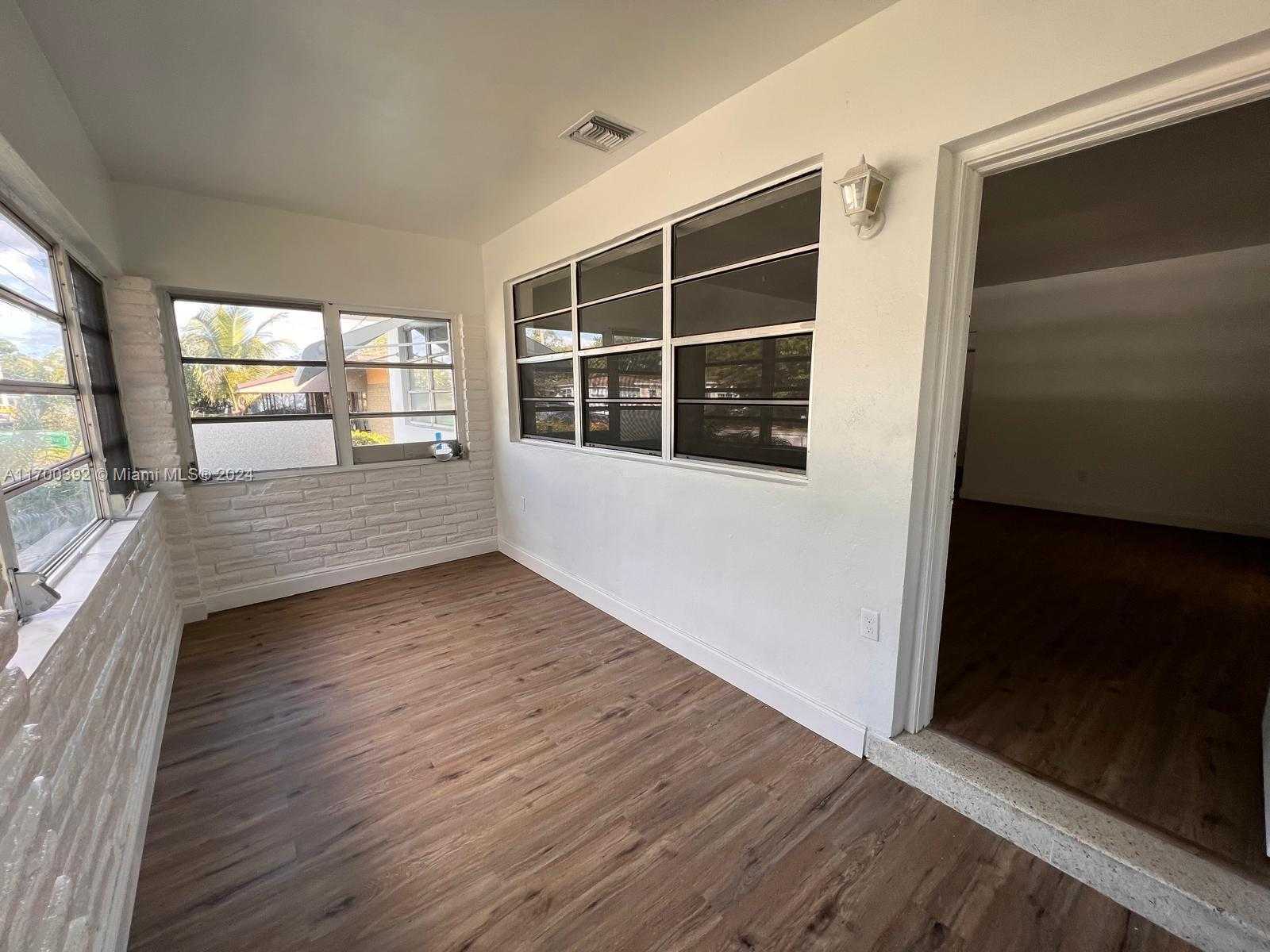 Small Image of 890 NORTH WEST 55TH ST, Miami Number 41