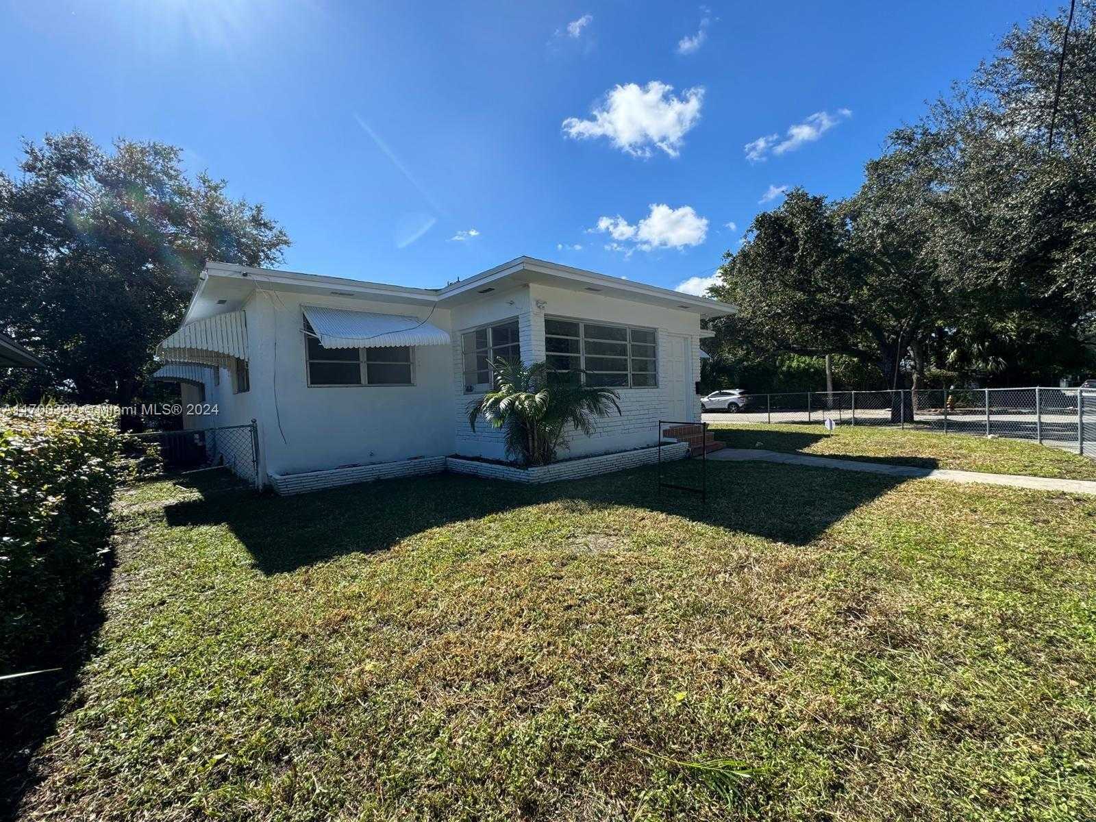 Small Image of 890 NORTH WEST 55TH ST, Miami Number 5