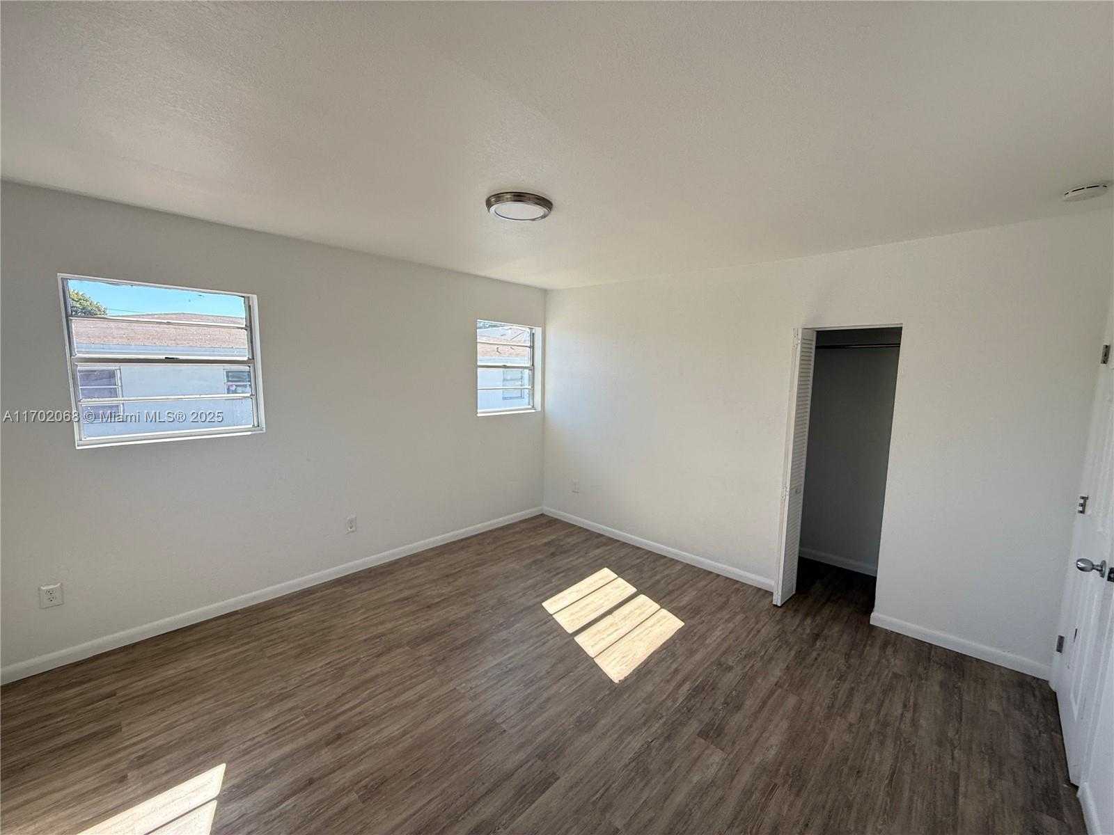 Small Image of 236 SOUTH WEST 10 AVENUE, Miami Number 12