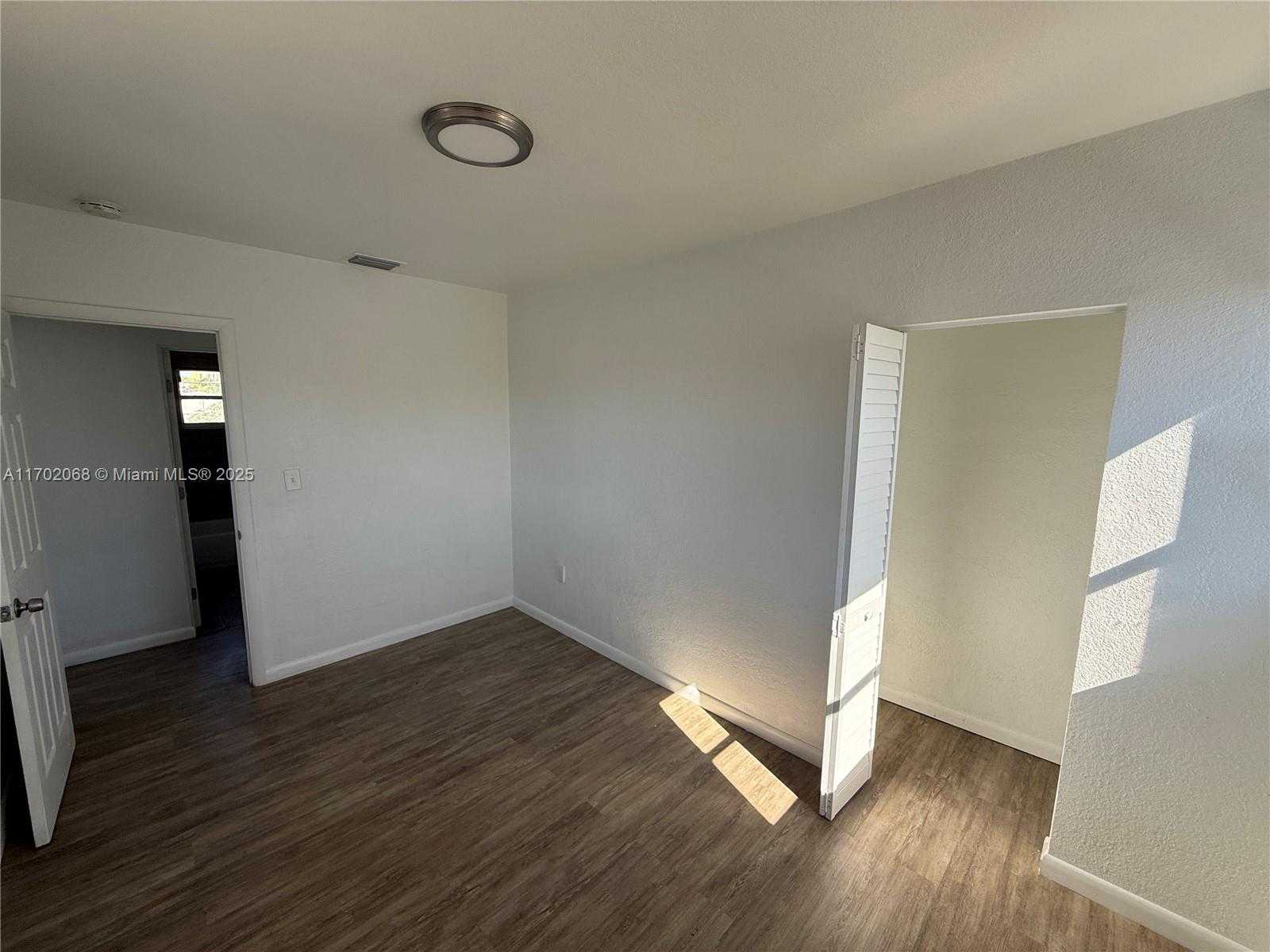 Small Image of 236 SOUTH WEST 10 AVENUE, Miami Number 14