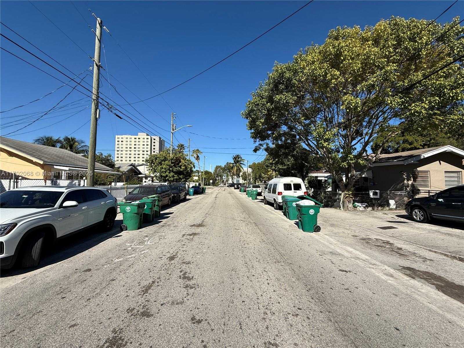 Small Image of 236 SOUTH WEST 10 AVENUE, Miami Number 15