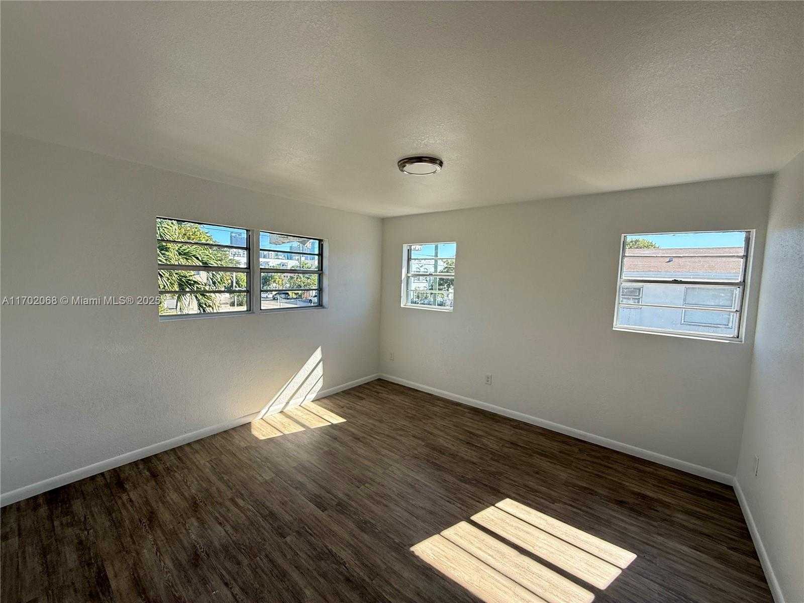 Small Image of 236 SOUTH WEST 10 AVENUE, Miami Number 7