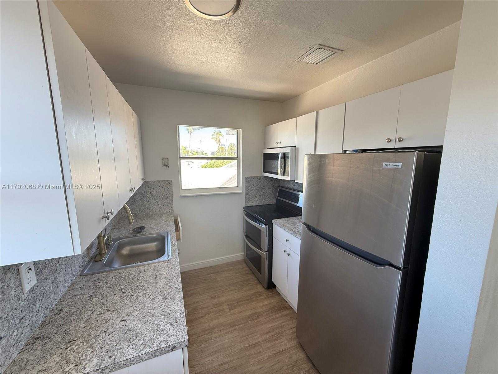Small Image of 236 SOUTH WEST 10 AVENUE, Miami Number 8