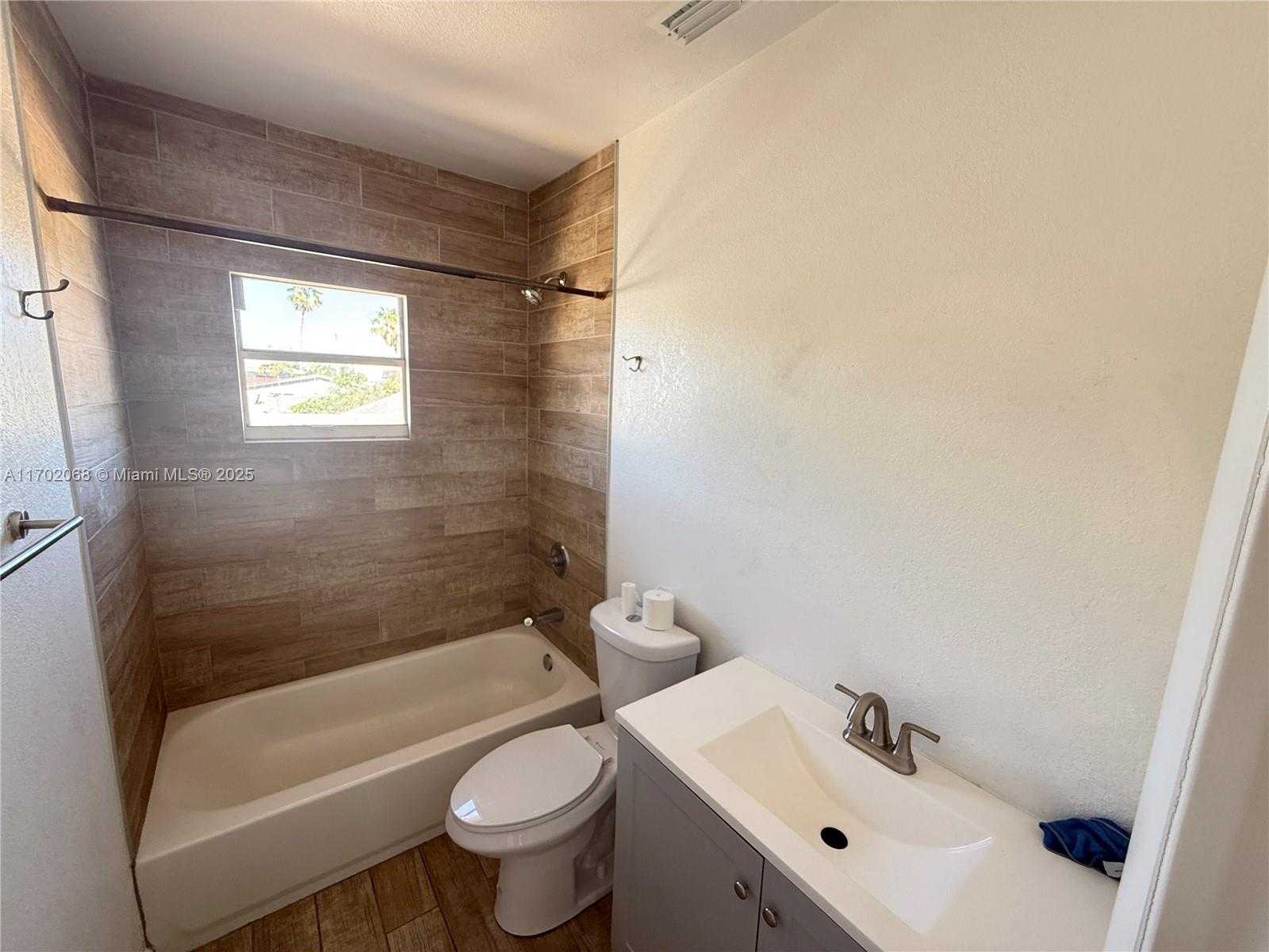 Small Image of 236 SOUTH WEST 10 AVENUE, Miami Number 9