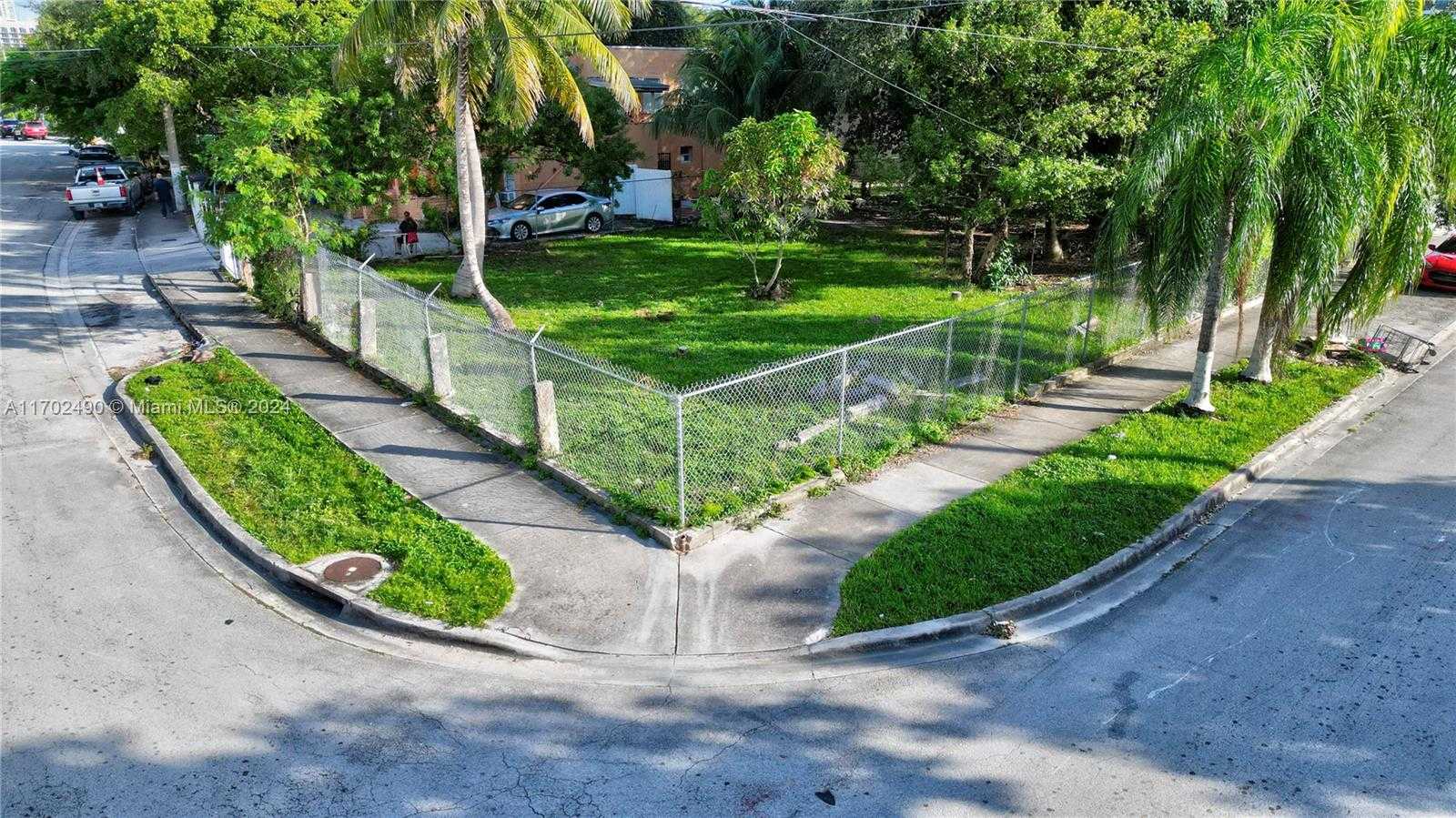 Small Image of 280 NORTH WEST 33RD ST #4, Miami Number 13