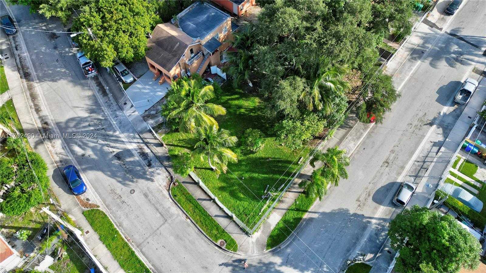 Small Image of 280 NORTH WEST 33RD ST #4, Miami Number 2