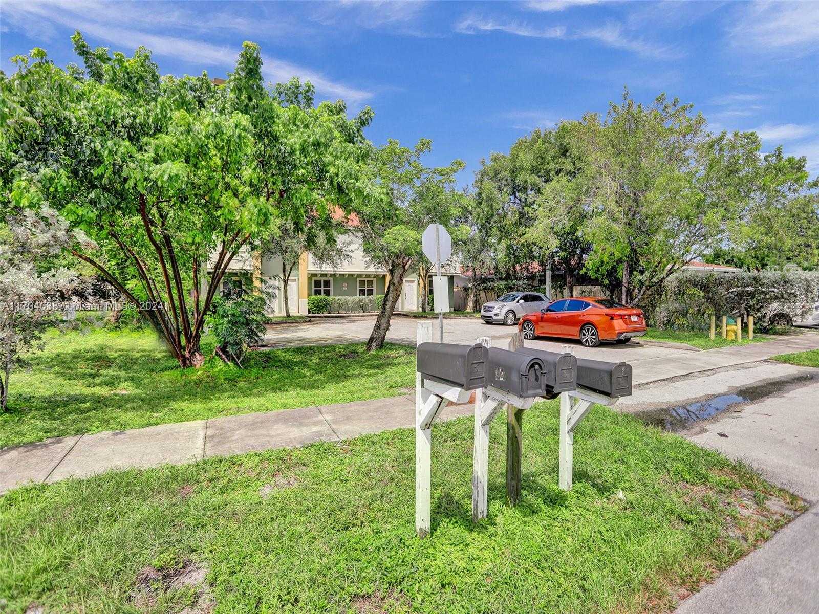Small Image of 421 NORTH WEST 40TH CT #4, Oakland Park Number 2