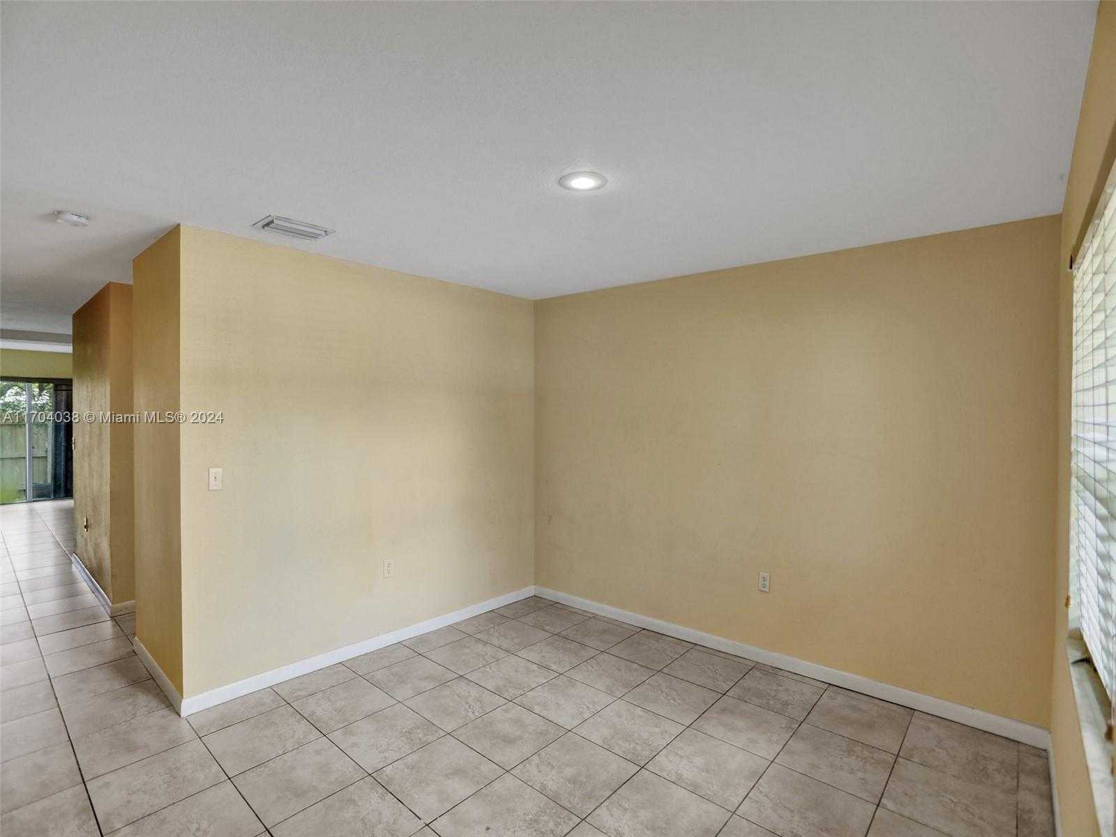 Small Image of 421 NORTH WEST 40TH CT #4, Oakland Park Number 4