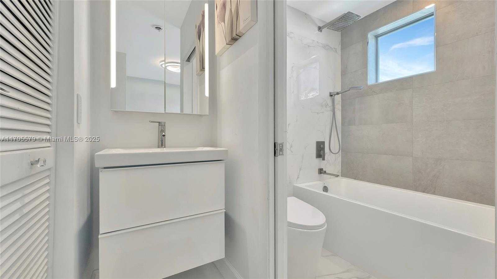 Small Image of 734 MICHIGAN AVE #2, Miami Beach Number 37