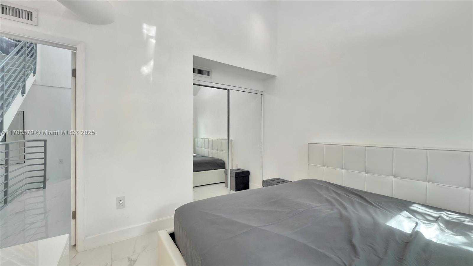 Small Image of 734 MICHIGAN AVE #2, Miami Beach Number 39