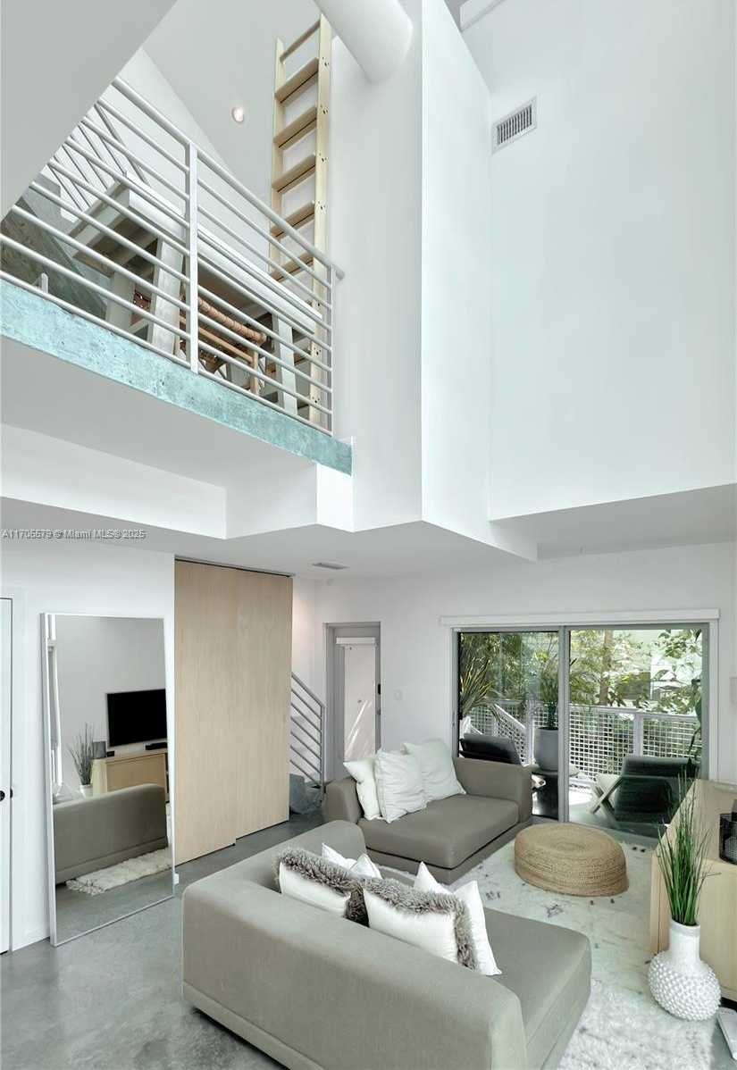 Small Image of 734 MICHIGAN AVE #2, Miami Beach Number 7