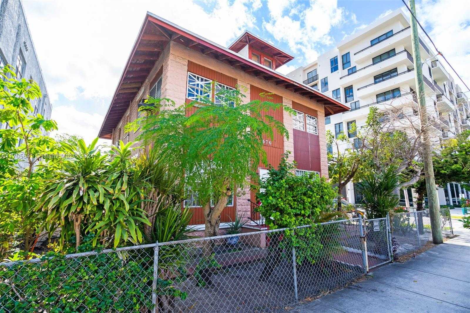 Small Image of 676 SOUTH WEST 1ST ST, Miami Number 12