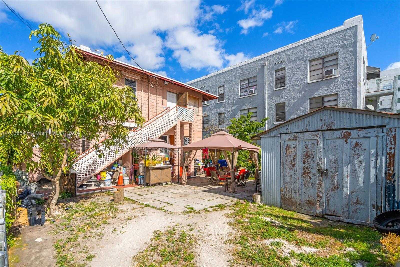 Small Image of 676 SOUTH WEST 1ST ST, Miami Number 14