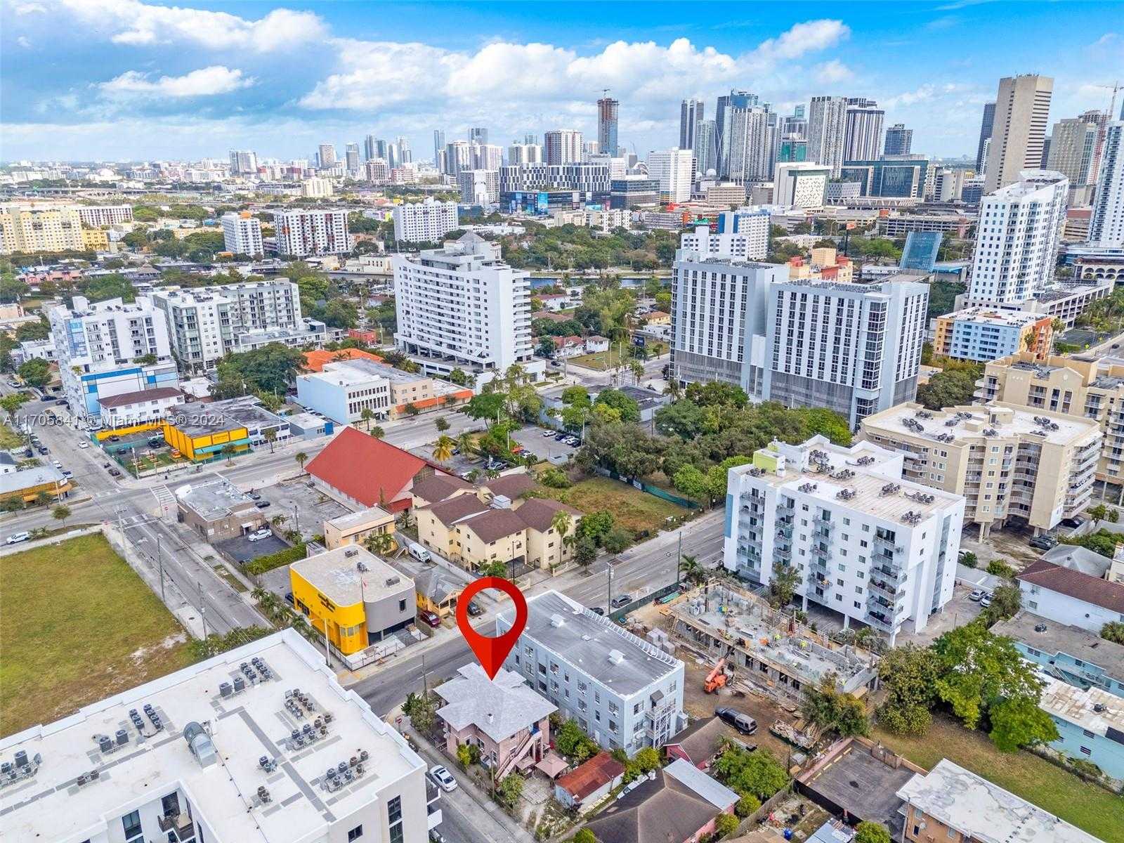 Small Image of 676 SOUTH WEST 1ST ST, Miami Number 3