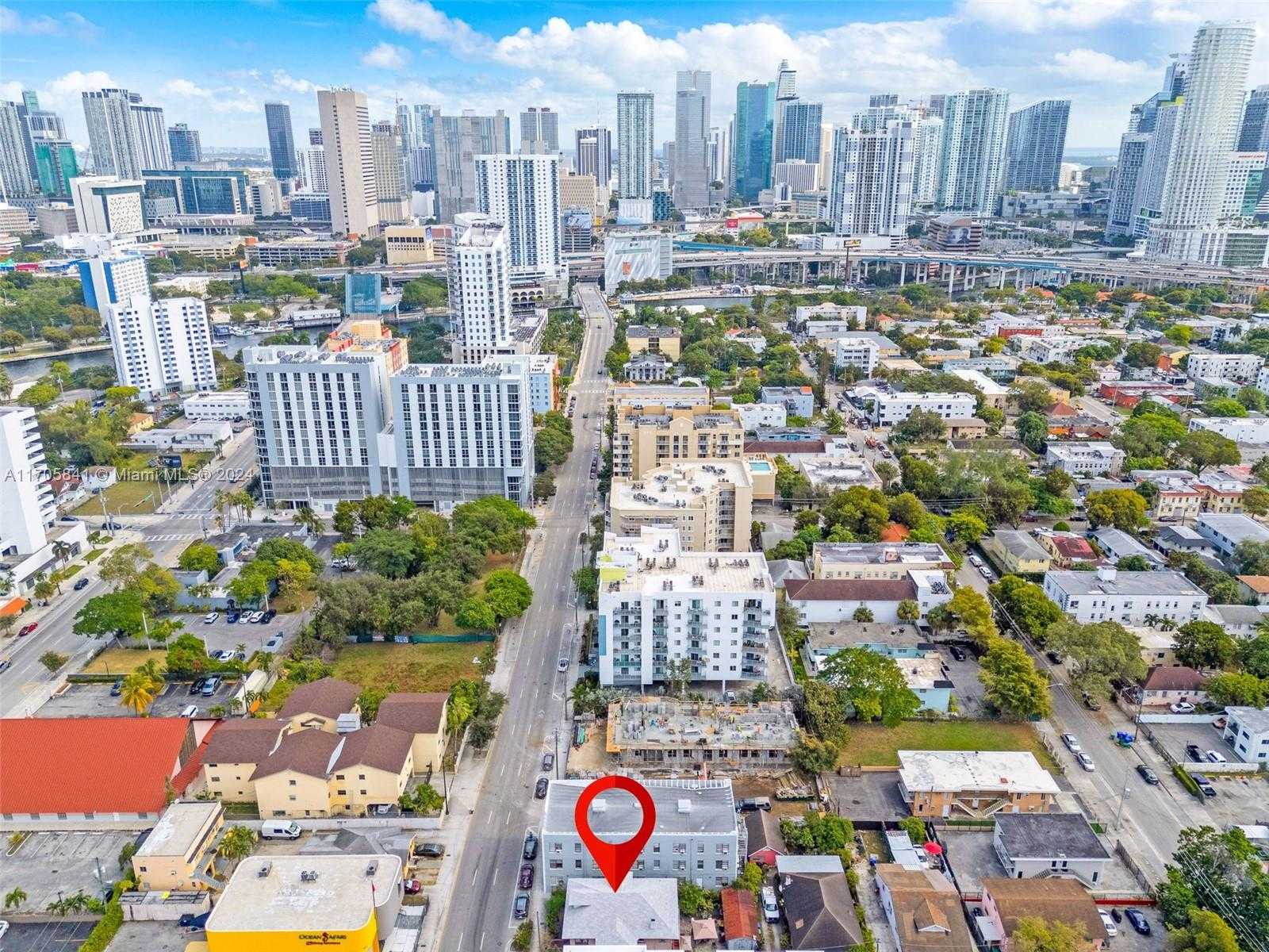 Small Image of 676 SOUTH WEST 1ST ST, Miami Number 4