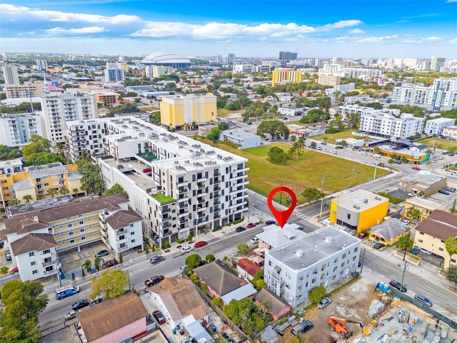 Small Image of 676 SOUTH WEST 1ST ST, Miami Number 5