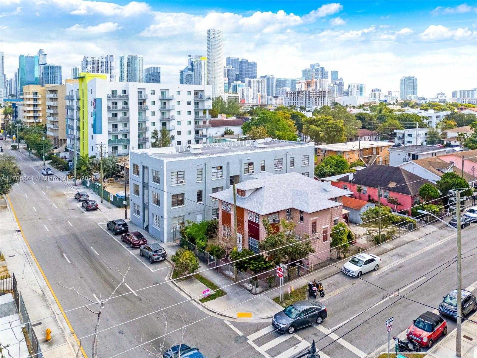 Small Image of 676 SOUTH WEST 1ST ST, Miami Number 7