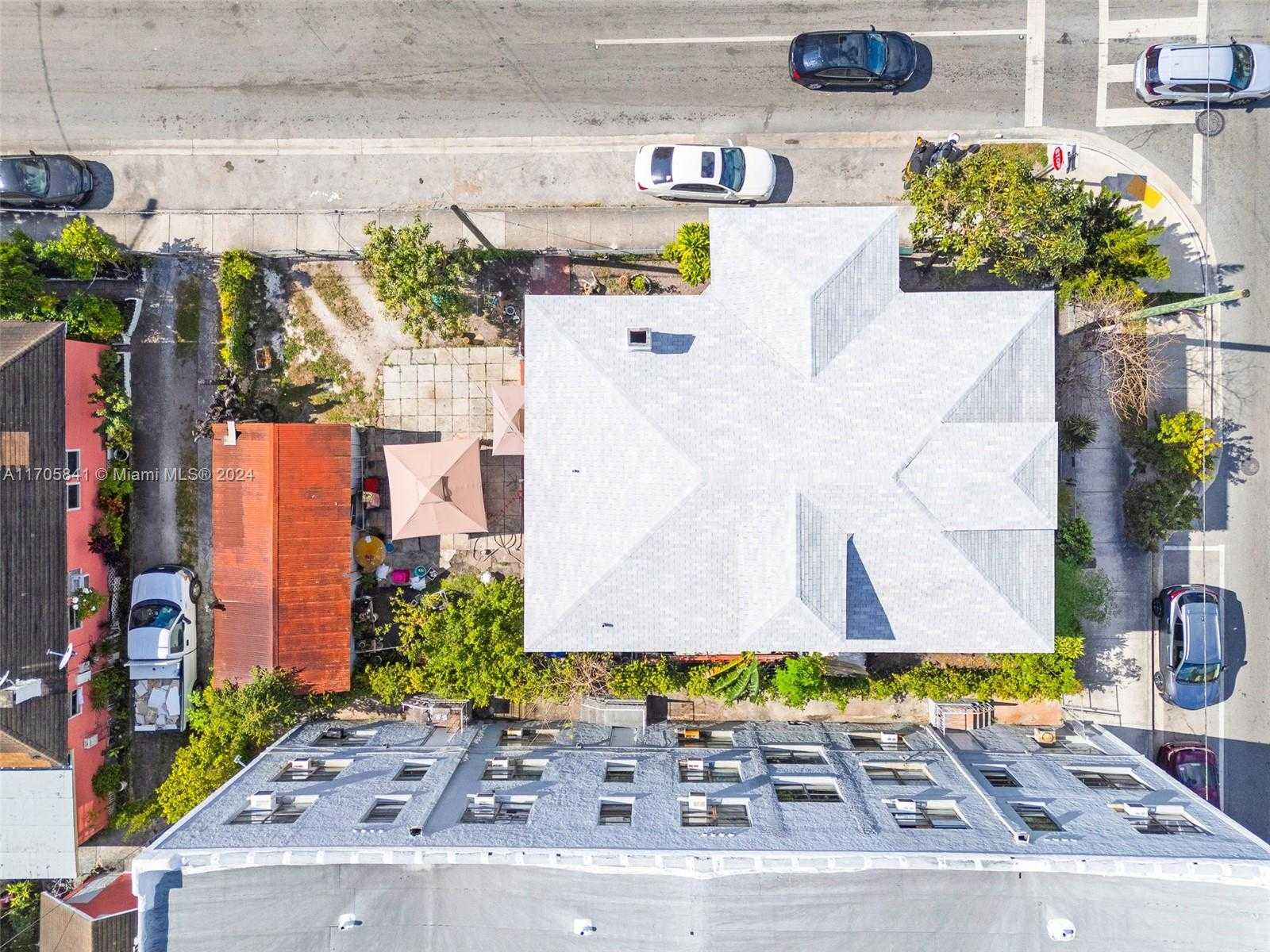 Small Image of 676 SOUTH WEST 1ST ST, Miami Number 9