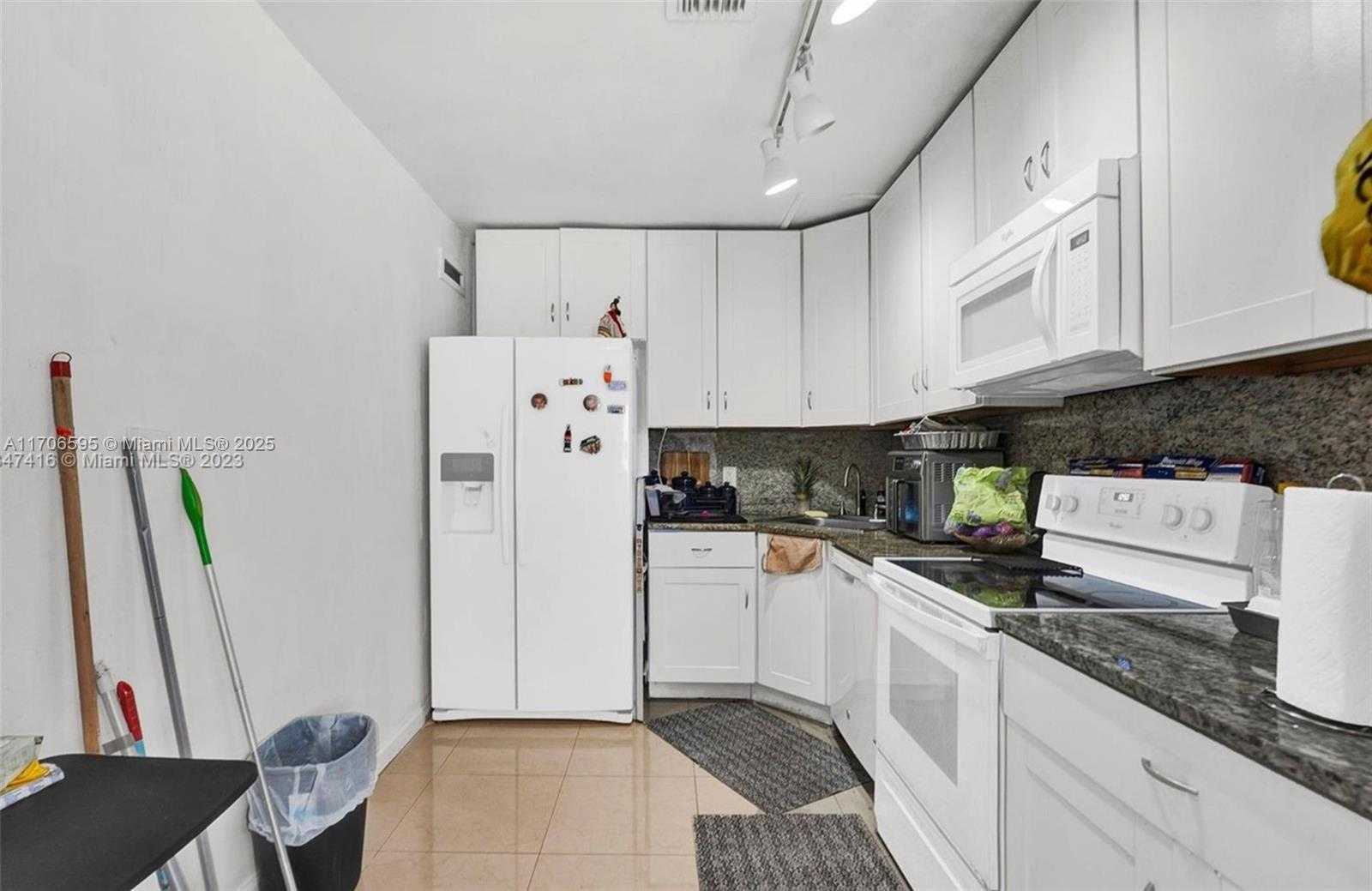 Small Image of 1215 NORTH EAST 6TH ST #4, Fort Lauderdale Number 8