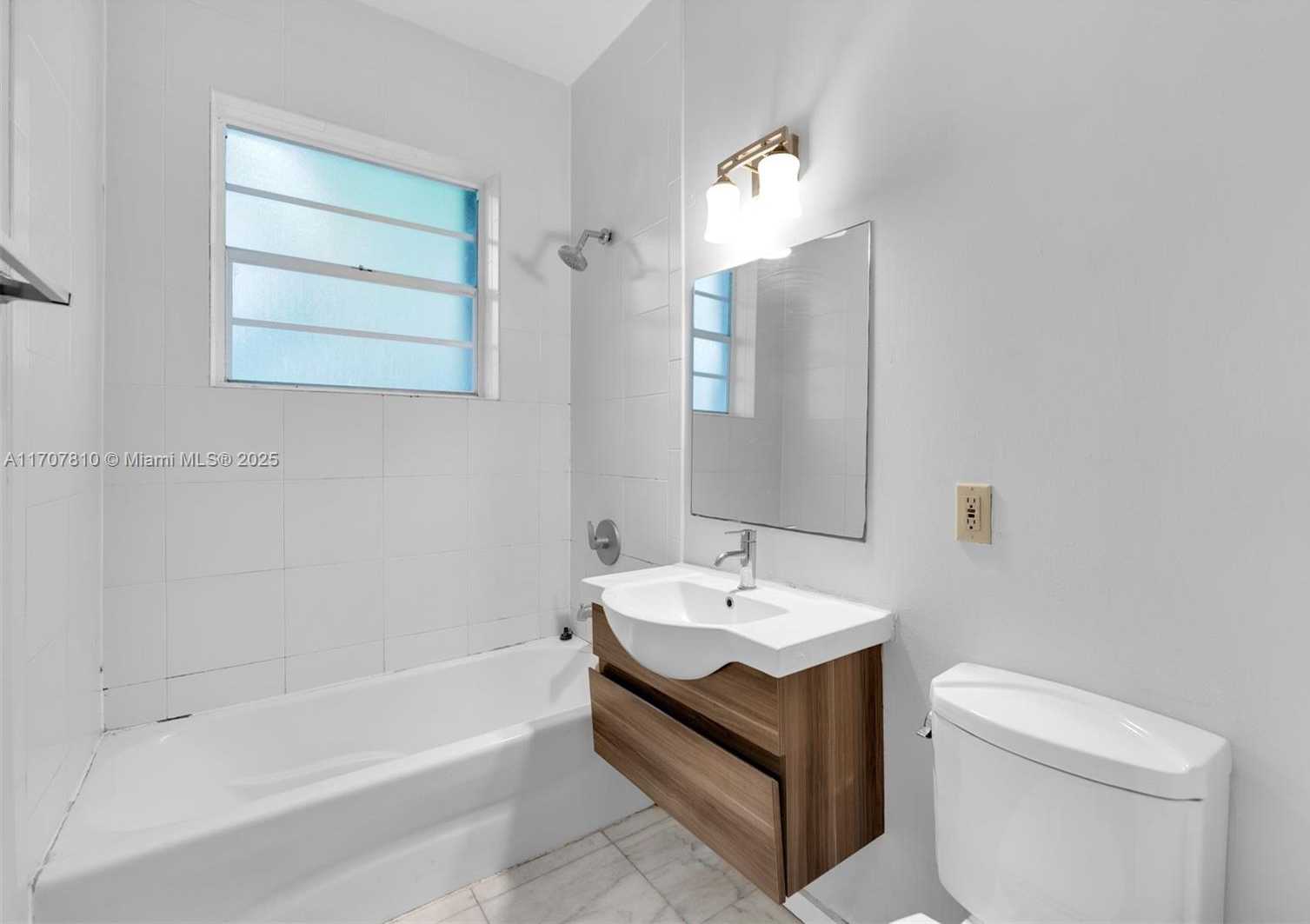Small Image of 1622 BAY RD #4, Miami Beach Number 13