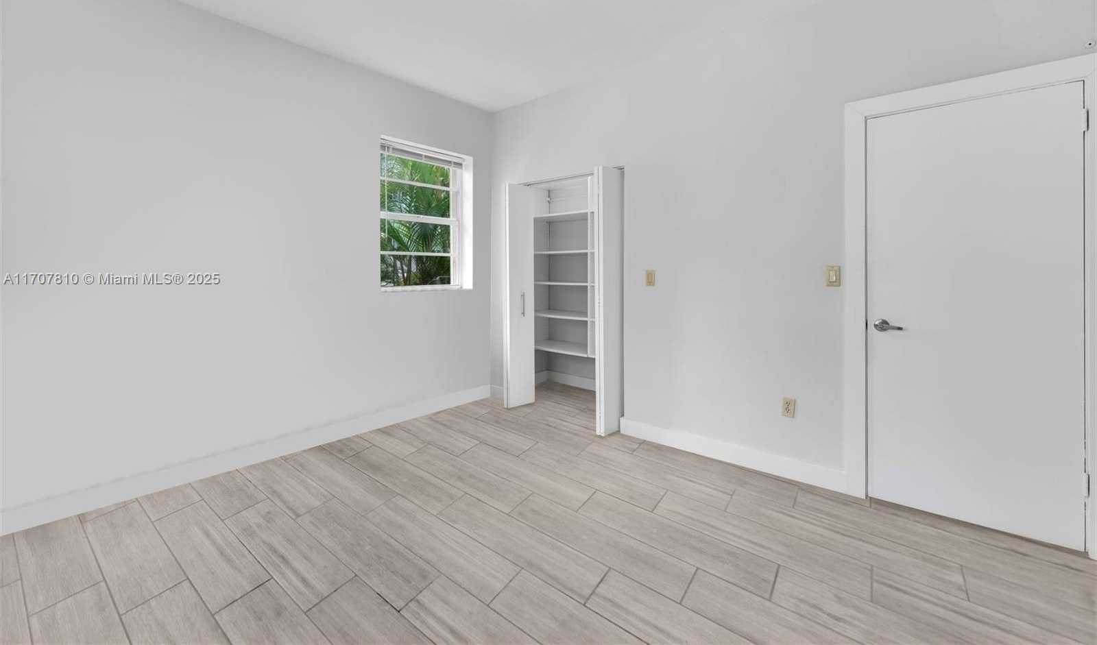 Small Image of 1622 BAY RD #4, Miami Beach Number 17