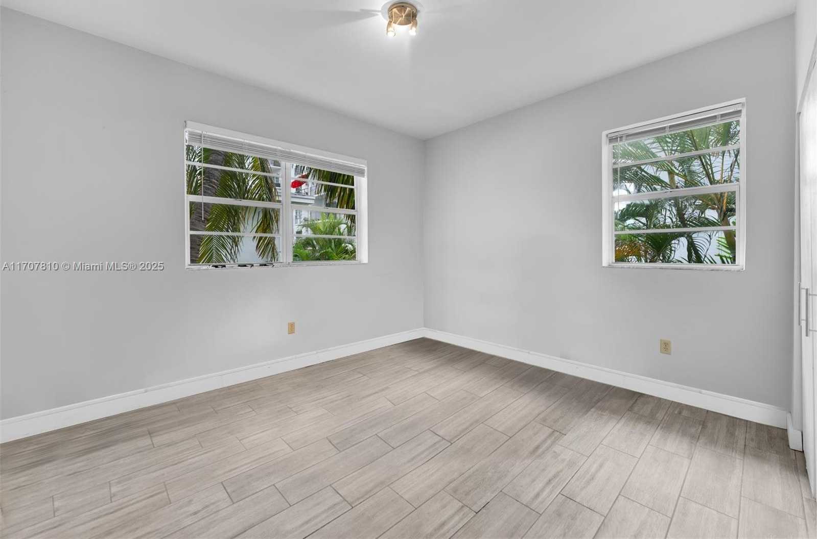 Small Image of 1622 BAY RD #4, Miami Beach Number 18