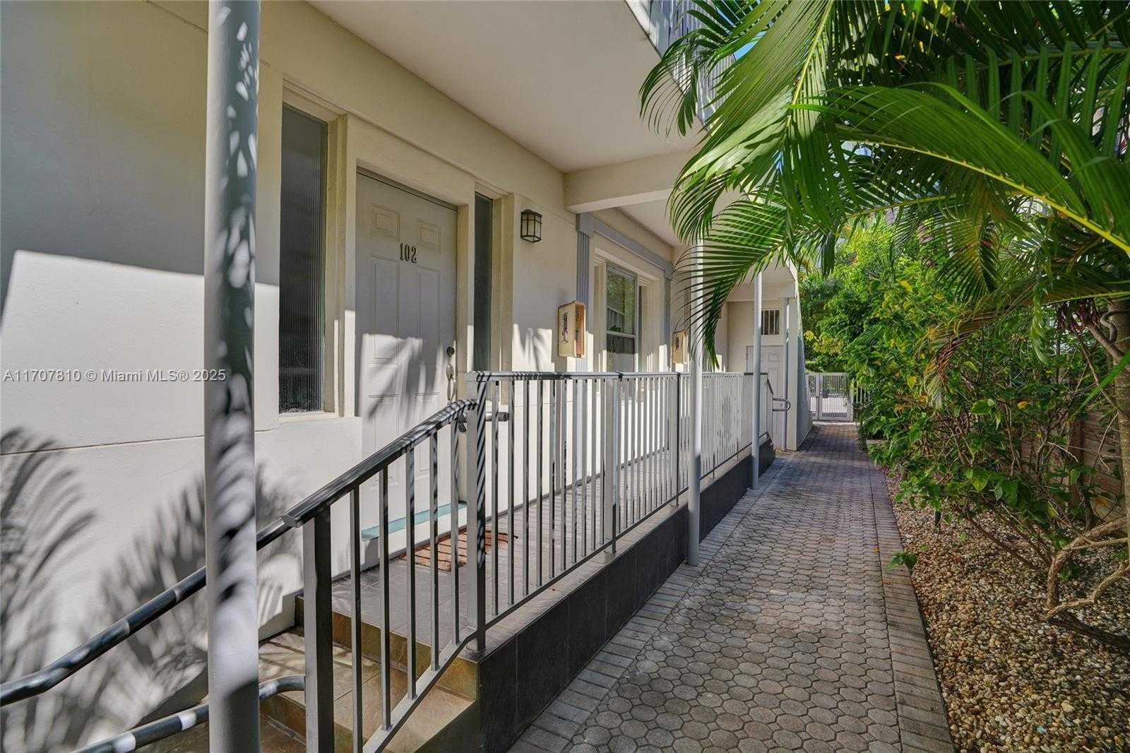 Small Image of 1622 BAY RD #4, Miami Beach Number 23