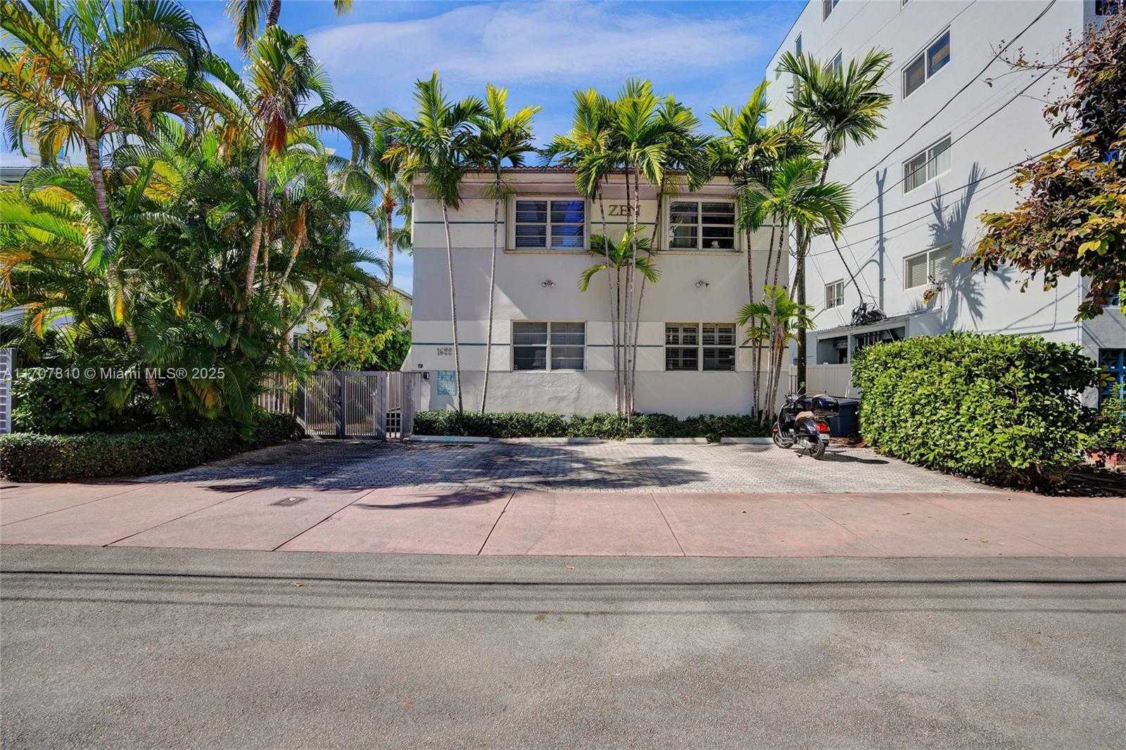 Small Image of 1622 BAY RD #4, Miami Beach Number 24