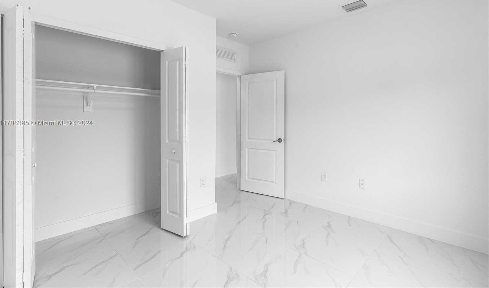 Small Image of 11970 SOUTH WEST 213 ST, Miami Number 13