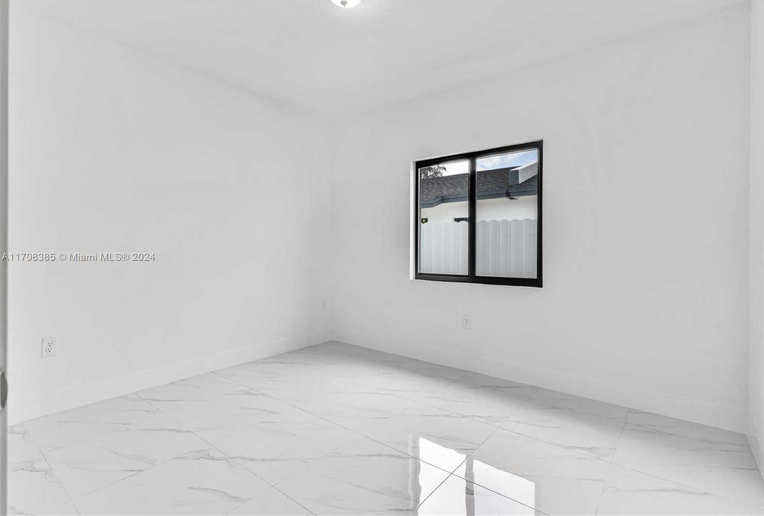 Small Image of 11970 SOUTH WEST 213 ST, Miami Number 15