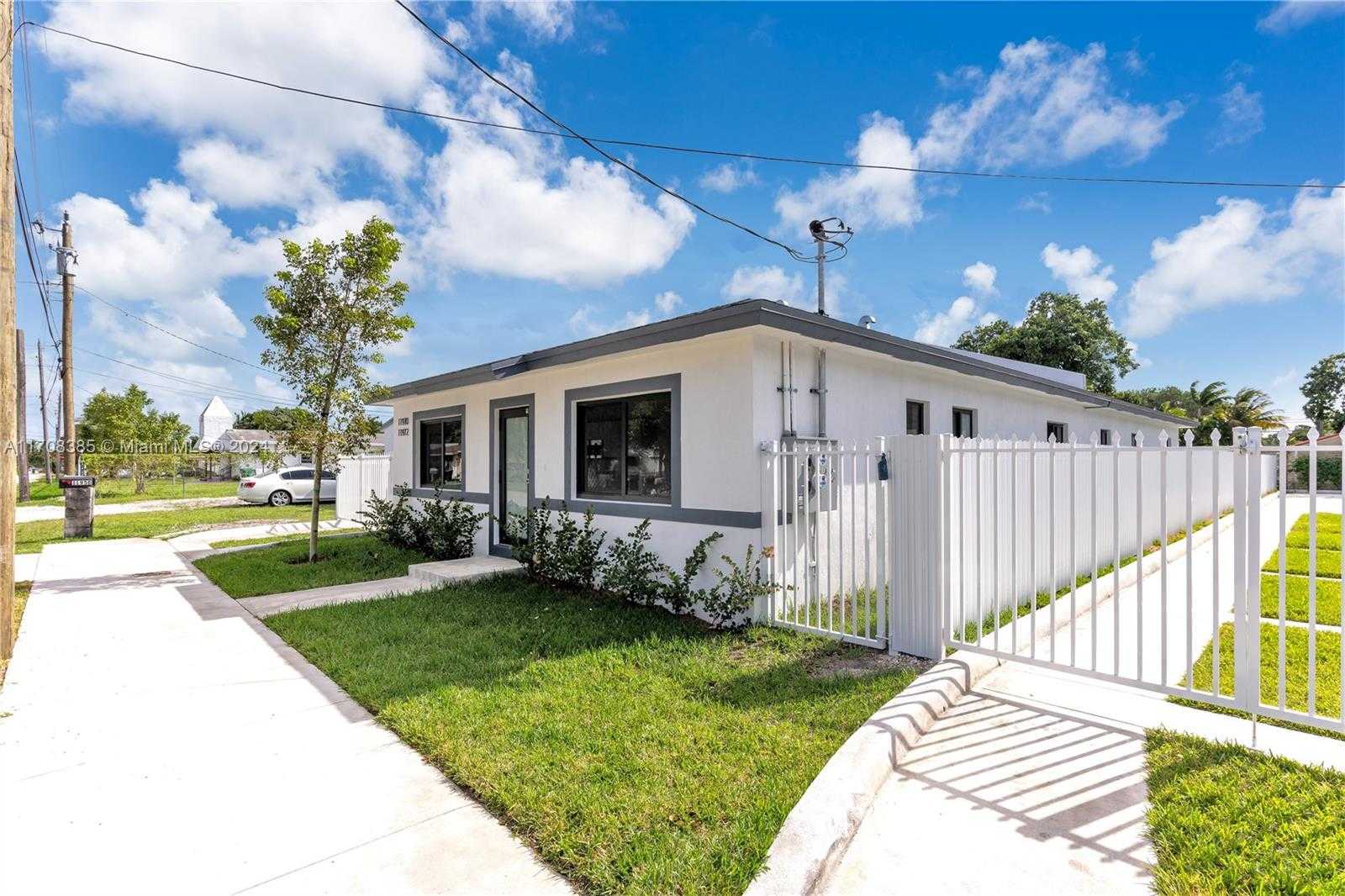 Small Image of 11970 SOUTH WEST 213 ST, Miami Number 2