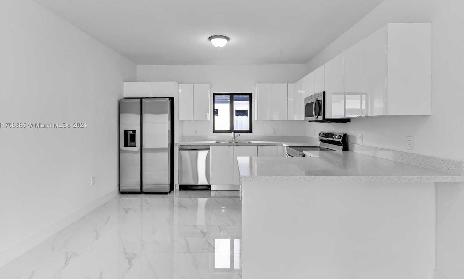 Small Image of 11970 SOUTH WEST 213 ST, Miami Number 28
