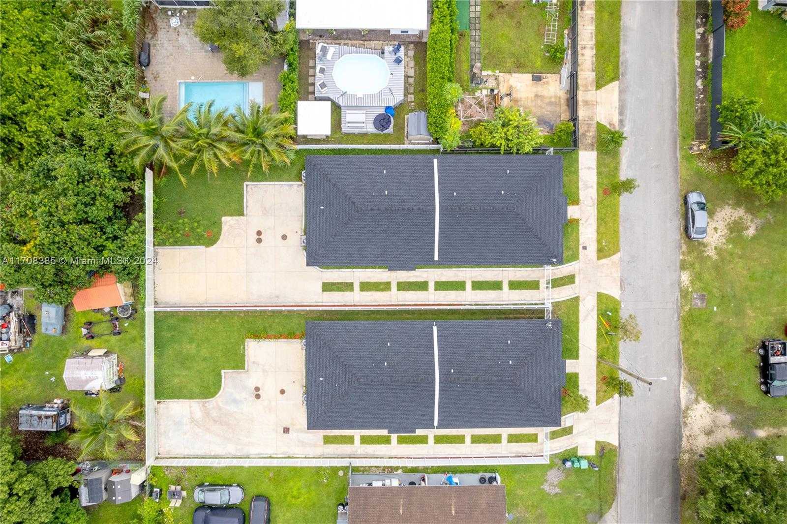 Small Image of 11970 SOUTH WEST 213 ST, Miami Number 40