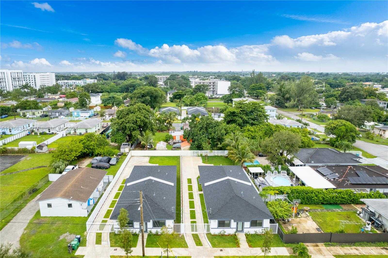 Small Image of 11970 SOUTH WEST 213 ST, Miami Number 42