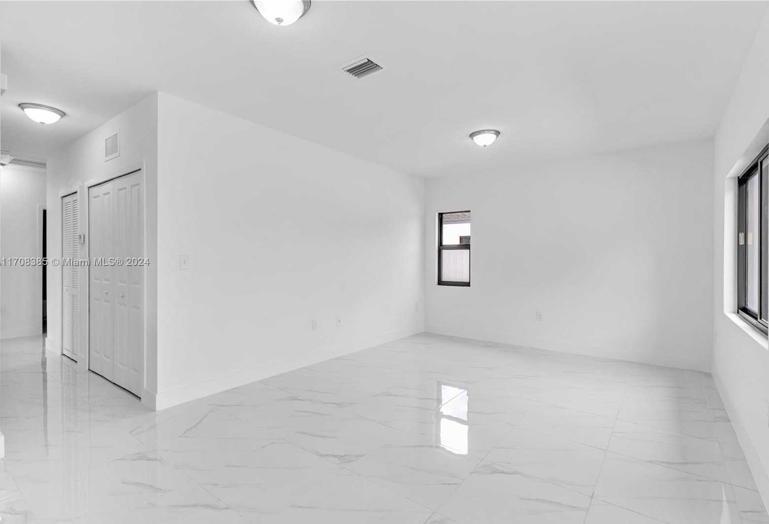 Small Image of 11970 SOUTH WEST 213 ST, Miami Number 5
