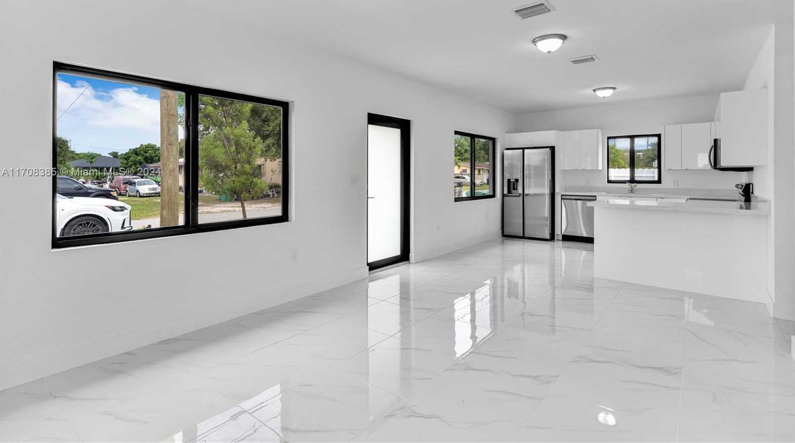 Small Image of 11970 SOUTH WEST 213 ST, Miami Number 7
