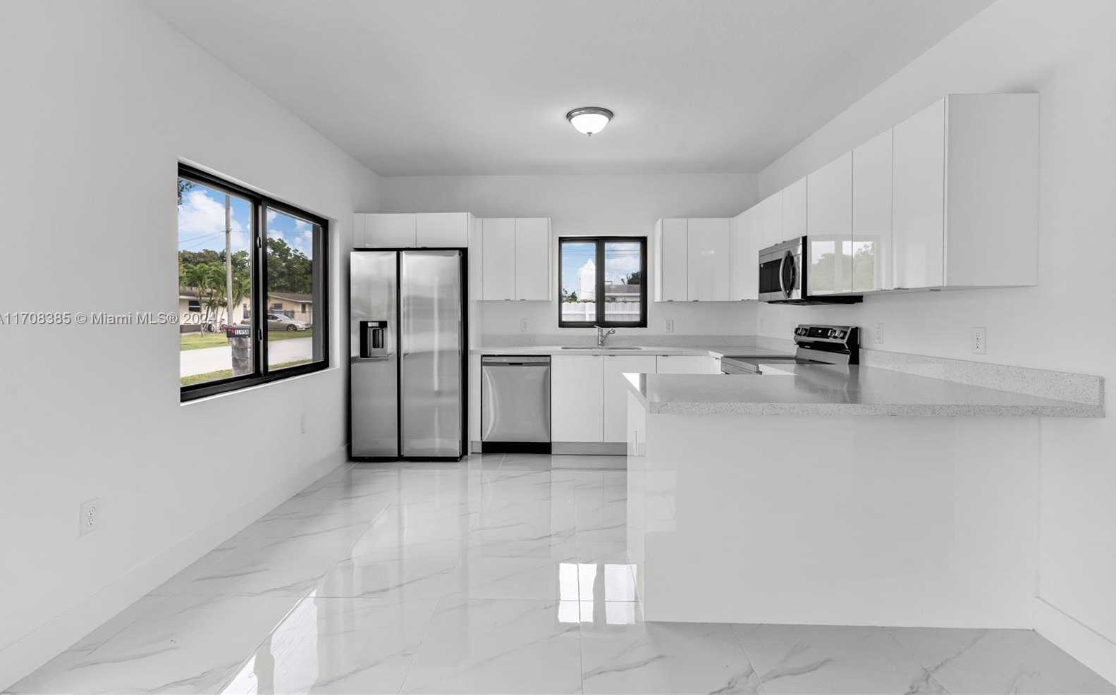 Small Image of 11970 SOUTH WEST 213 ST, Miami Number 8