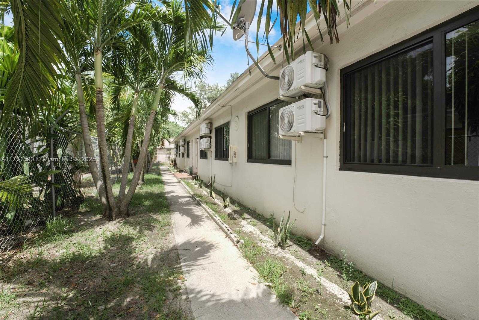 Small Image of 5520 NORTH EAST 1ST CT, Miami Number 10