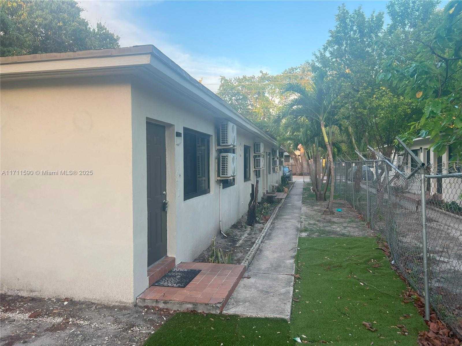 Small Image of 5520 NORTH EAST 1ST CT, Miami Number 11